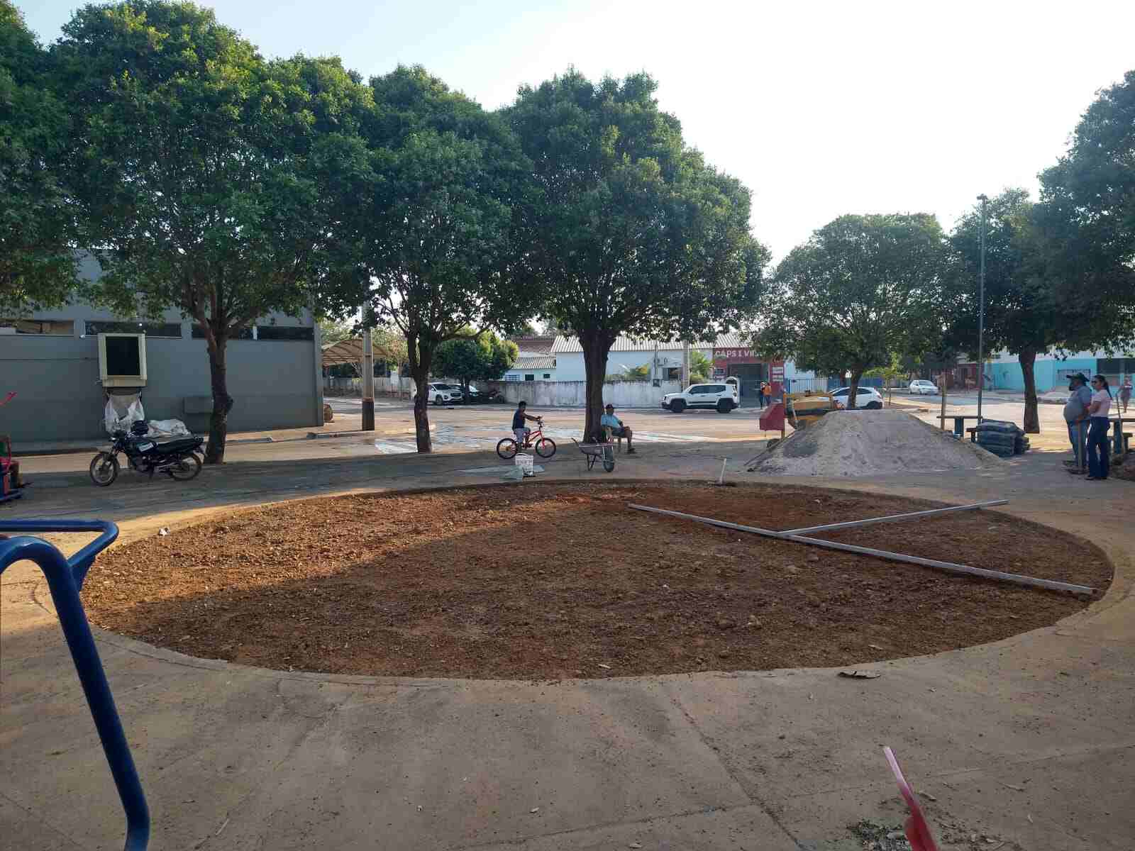 reforma praca vila nova agua boa 1