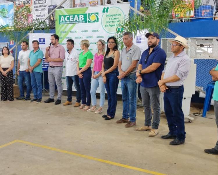 Prefeitura e ACEAB abrem a 16ª Feira Comercial Liquida Água Boa