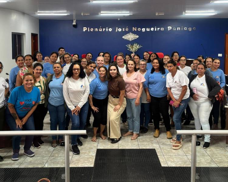 Roda de conversa reúne Agentes Comunitários de Saúde para discutir métodos contraceptivos e planejamento familiar