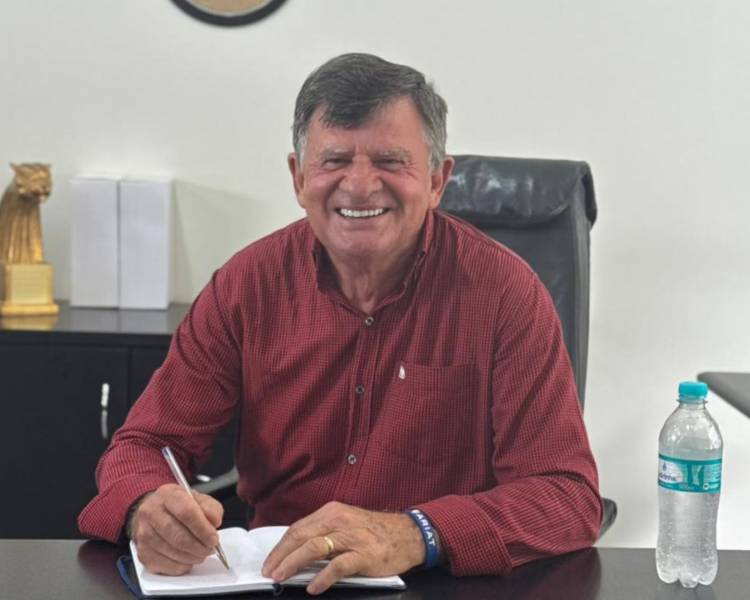 Vice-prefeito Arí Zandoná assume temporariamente a Prefeitura de Água Boa