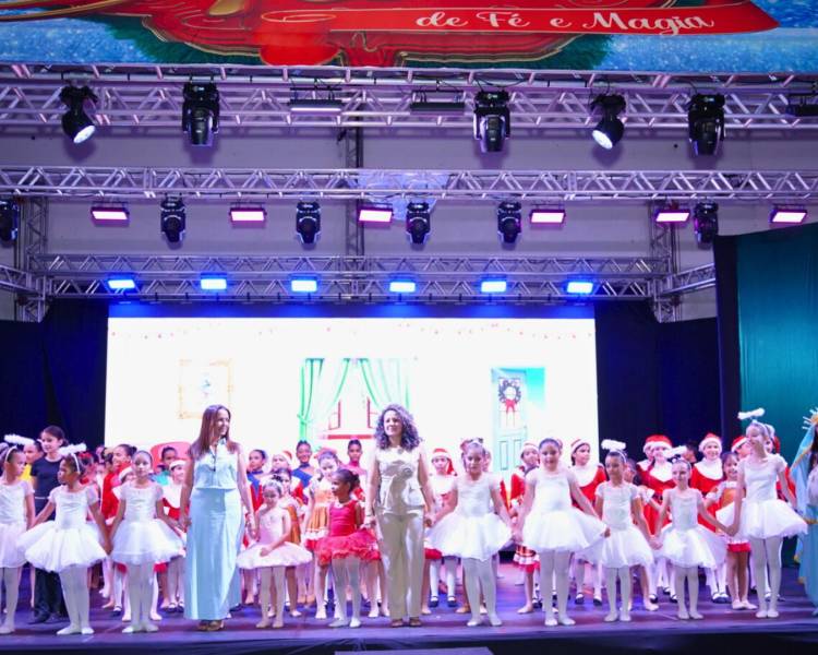 Dança, música e tradição iluminam mais uma noite do Natal de Fé e Magia