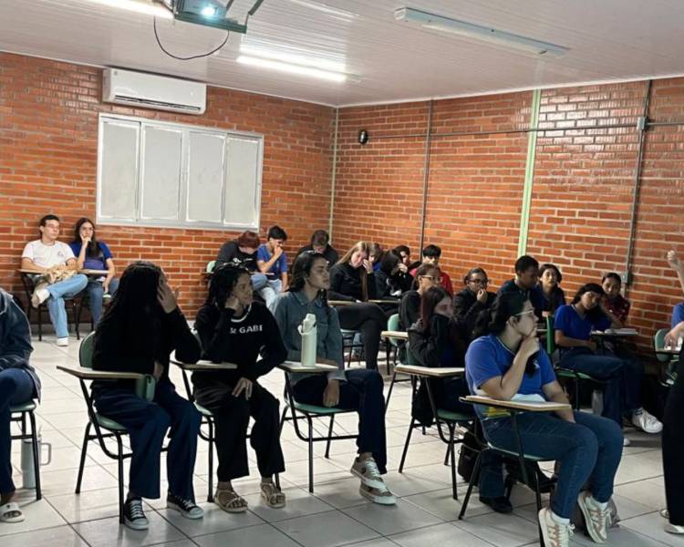 Atenção Básica promove palestra sobre saúde mental para estudantes do Ensino Médio