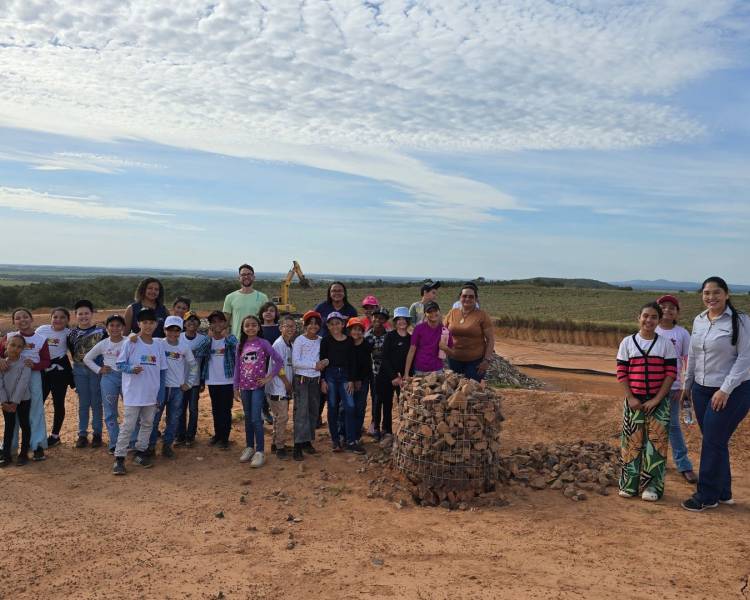 EcoTroca Água Boa leva alunos ao Aterro Sanitário e fortalece educação ambiental no município 