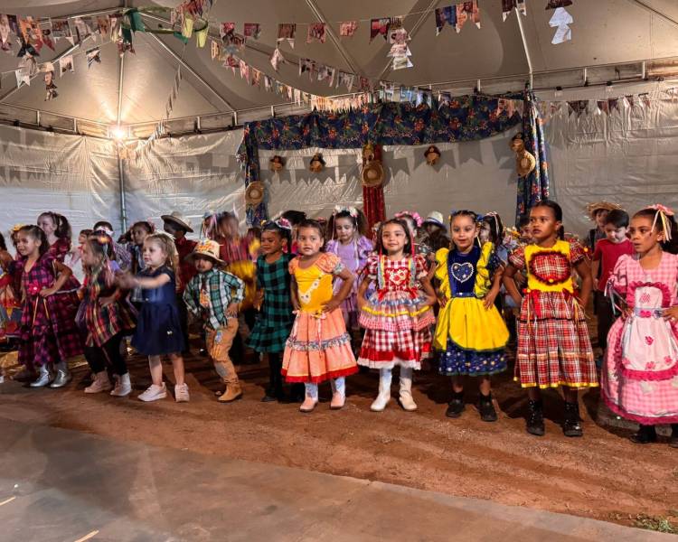 Festa Caipira Família na Escola da Gisselda Trentin fortalece laços entre comunidade escolar e famílias