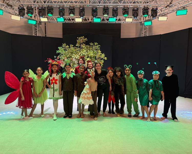 Primeiro dia da Mostra de Teatro reúne talentos de Água Boa e Canarana